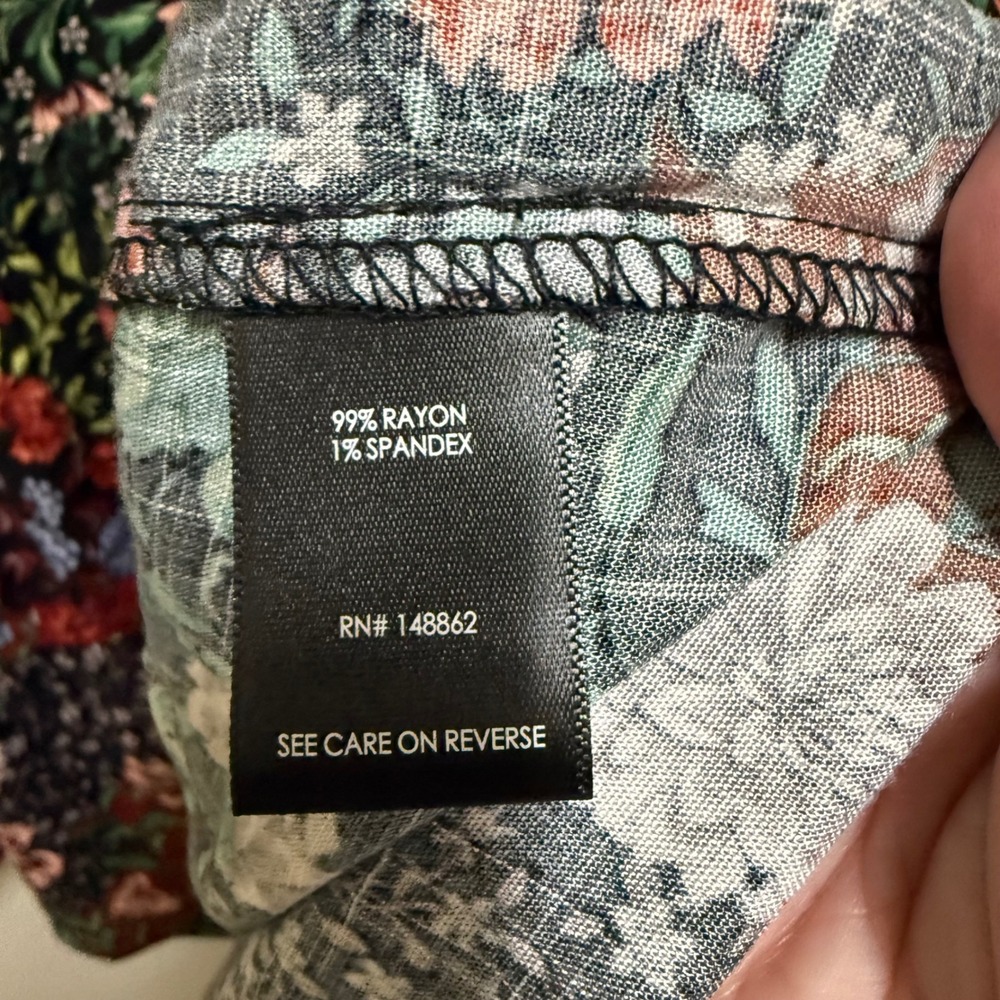 Torrid Black Floral Textured Stretch Rayon Babydoll Top Size 0 L 12 NEW - Picture 8 of 9